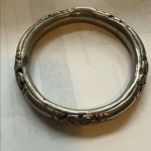 Chic Silver Floral Bracelet